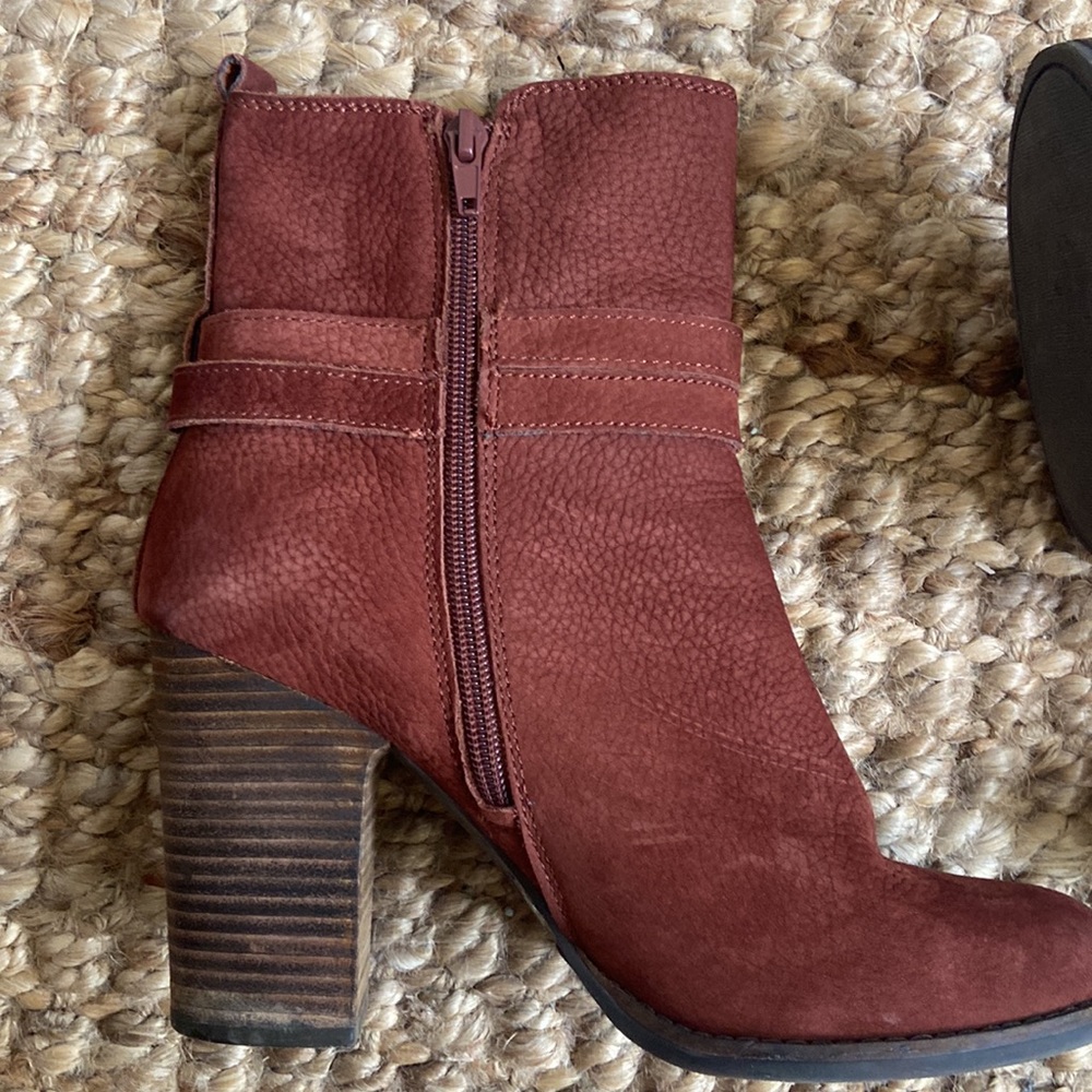 Lucky Brand rusty red suede booties - Picture 2 of 9